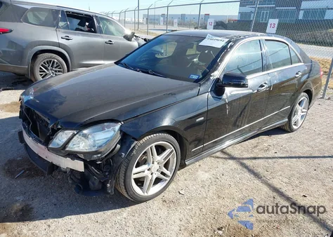 2012 Mercedes-Benz E 350 z USA, uszkodzony, nr VIN WDDHF5KB3CA544588